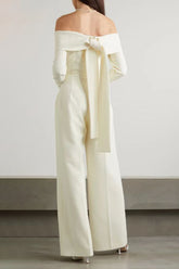 Combinaison jambe large avec nœud papillon et épaules dénudées